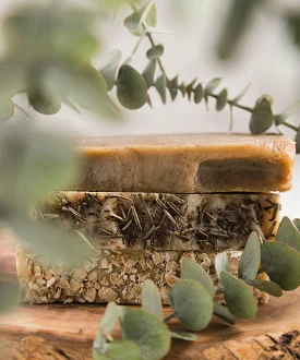 Savon avec des feuilles